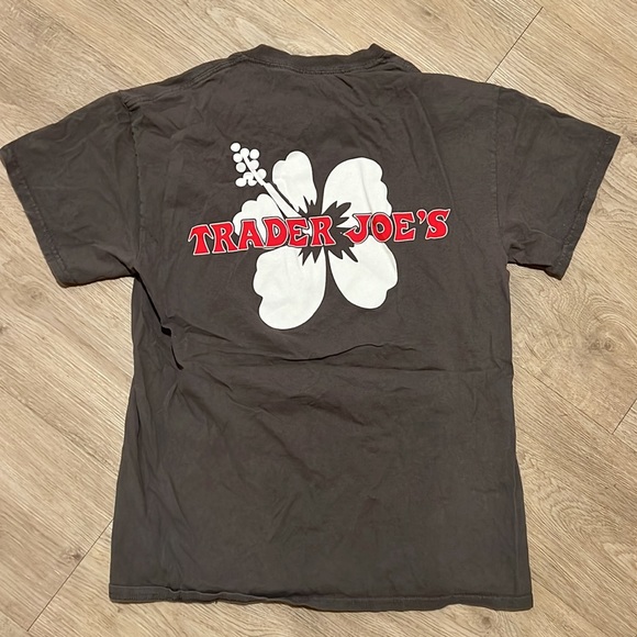 TRADER JOES CREW NECK T SHIRT - Picture 3 of 4